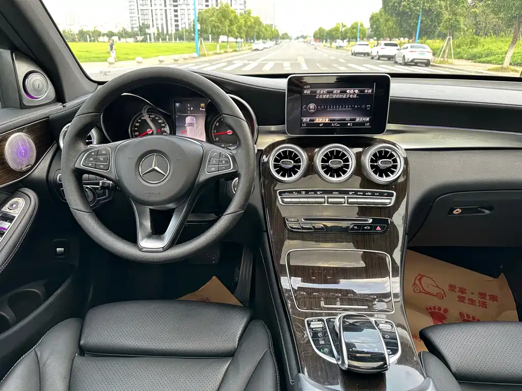 Mercedes-Benz GLC 2018 — фото 15