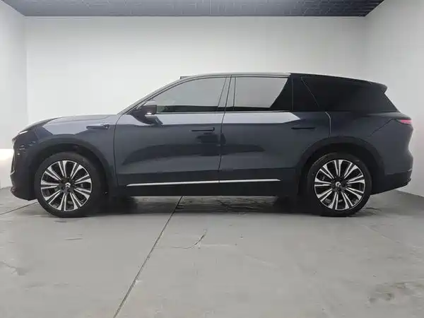 NIO ES8 2023