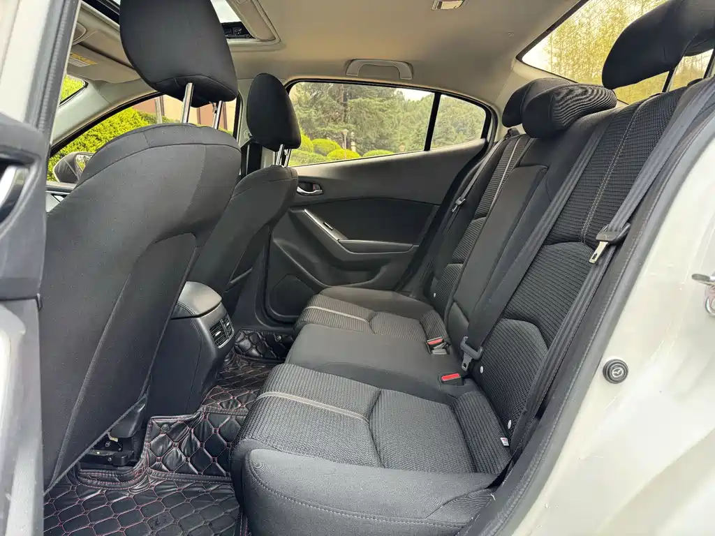 Mazda 3 Angkesela 2018 — фото 17