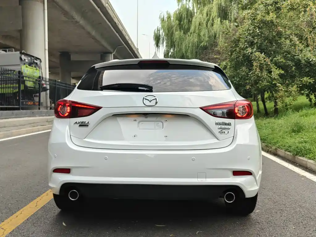 Mazda 3 Axela 2019 — фото 19