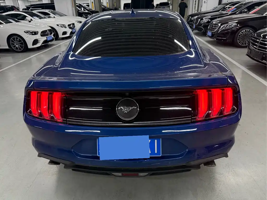 Ford Mustang 2022 — фото 14