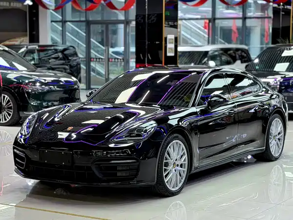 Porsche Panamera 2021
