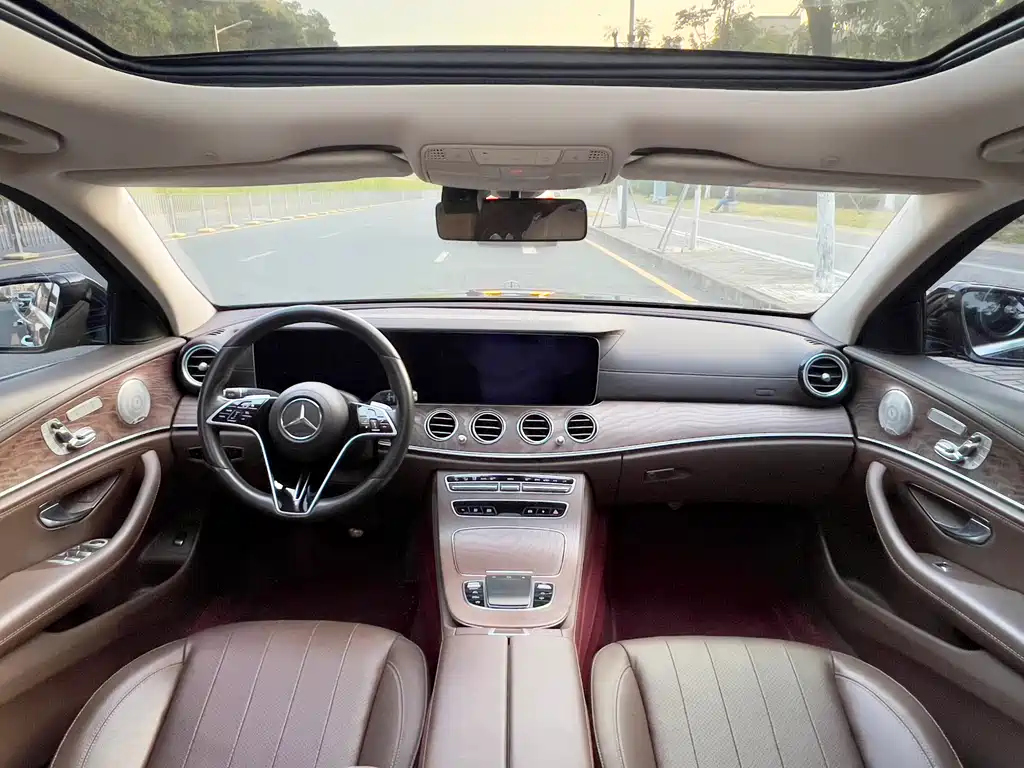 Mercedes-Benz E-Class 2022 — фото 10