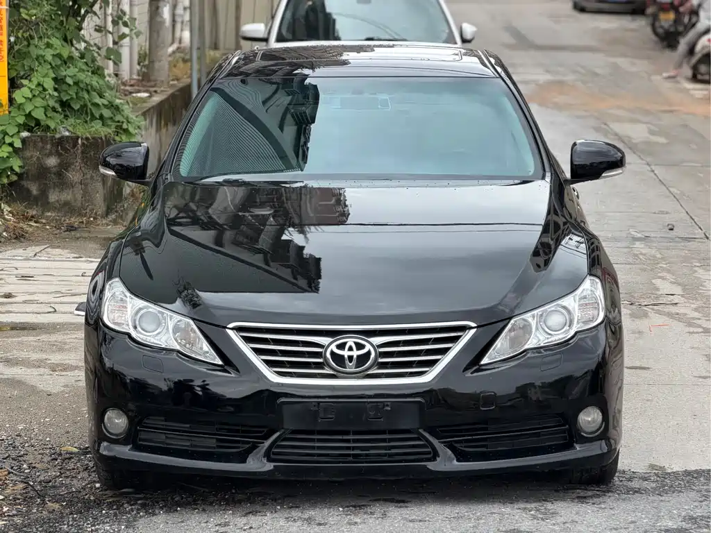 Toyota Reiz 2011