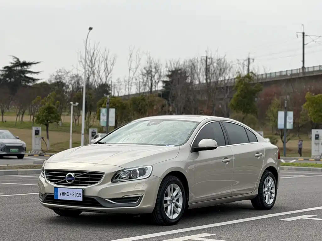 Volvo S60 2017 — фото 1