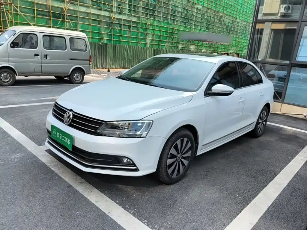 Volkswagen Sagitar 2016