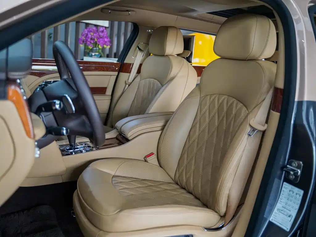 Bentley Mulsanne 2018 — фото 12