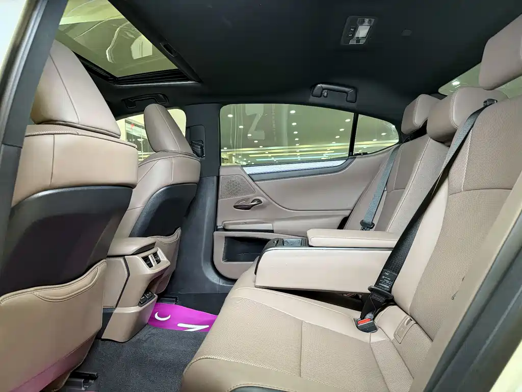 Lexus ES 2025 — фото 14