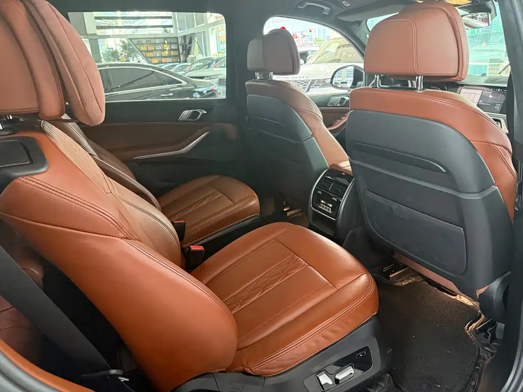 BMW X7 2021 — фото 13