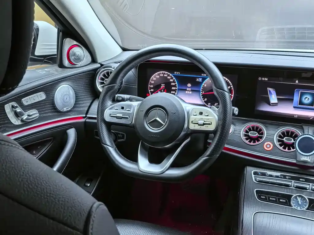 Mercedes-Benz E-Class 2020 — фото 25
