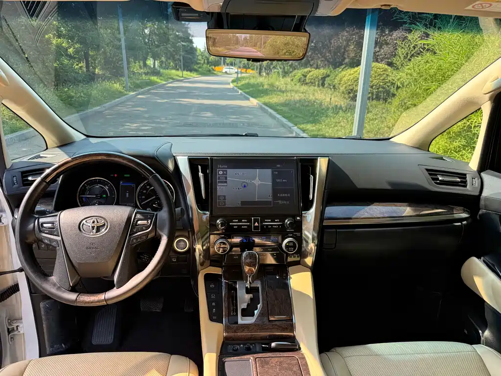 Toyota Alphard 2022