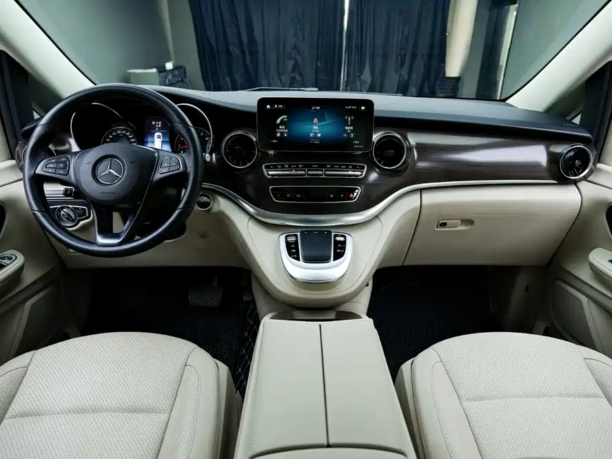 Mercedes-Benz V-Class 2022 — фото 9