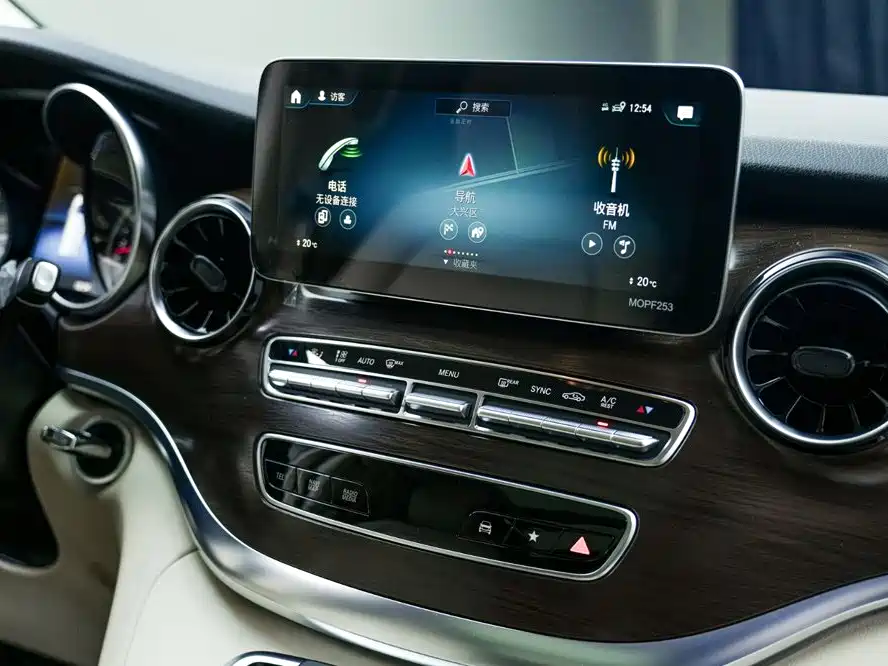 Mercedes-Benz V-Class 2022 — фото 16