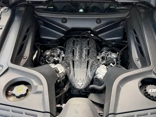 Maserati MC20 2023