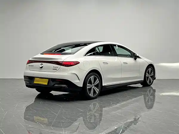 Mercedes-Benz EQE 2025