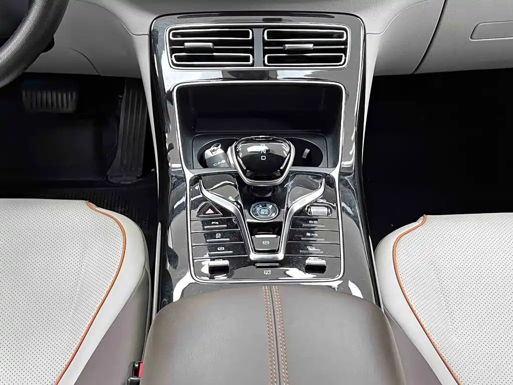 BYD Qin PLUS 2023 — фото 17