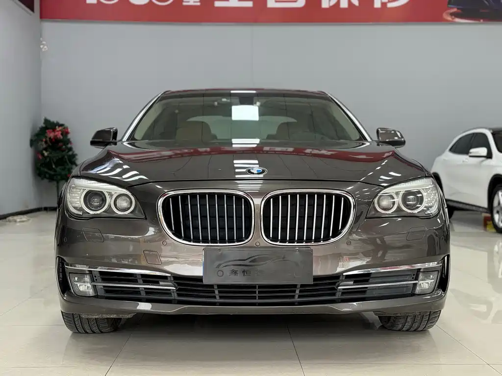 BMW 7 Series 2013 — фото 2