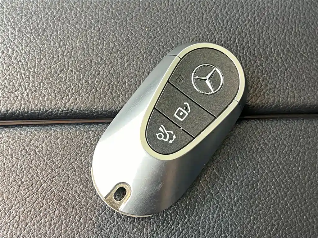 Mercedes-Benz EQE 2025 — фото 16