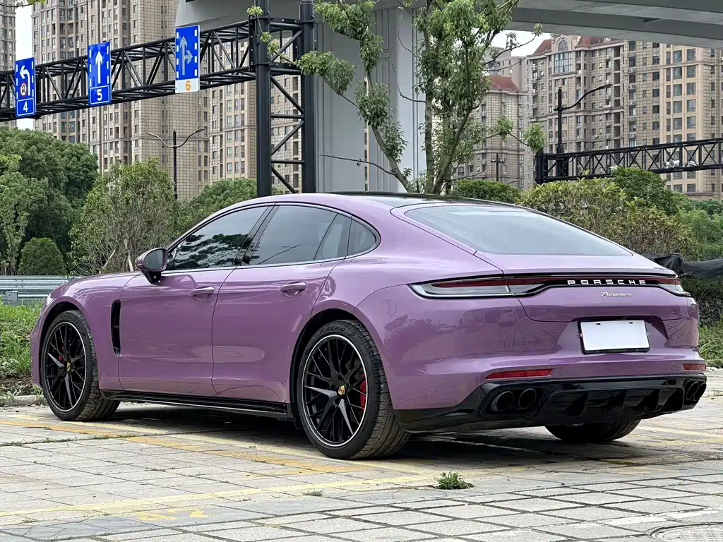 Porsche Panamera 2023