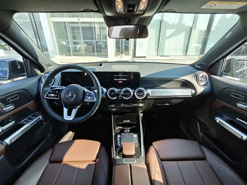 Mercedes-Benz GLB 2023