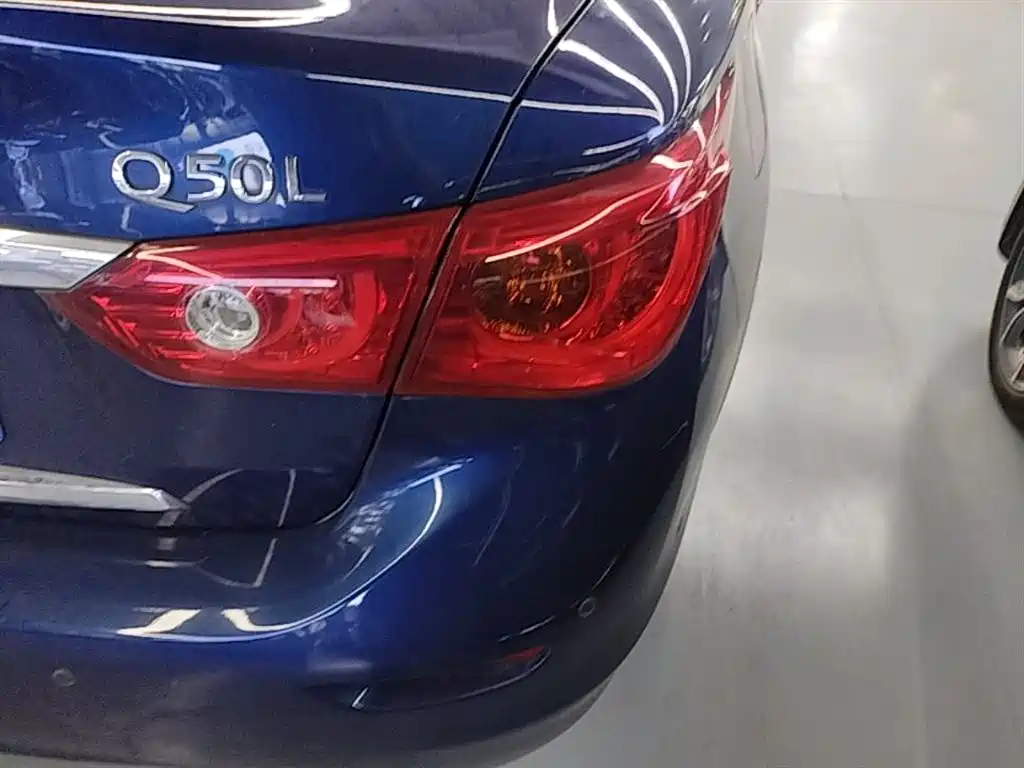 Infiniti Q50L 2017 — фото 8