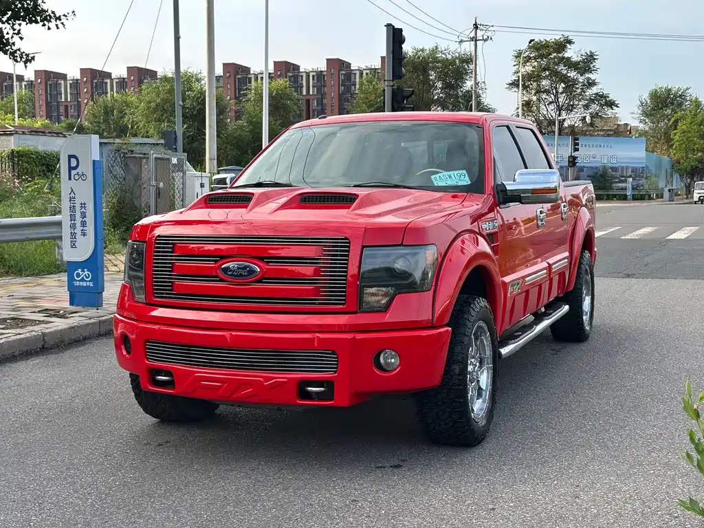 Ford F-150 Raptor 2014