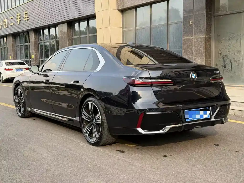 BMW 7 Series 2024
