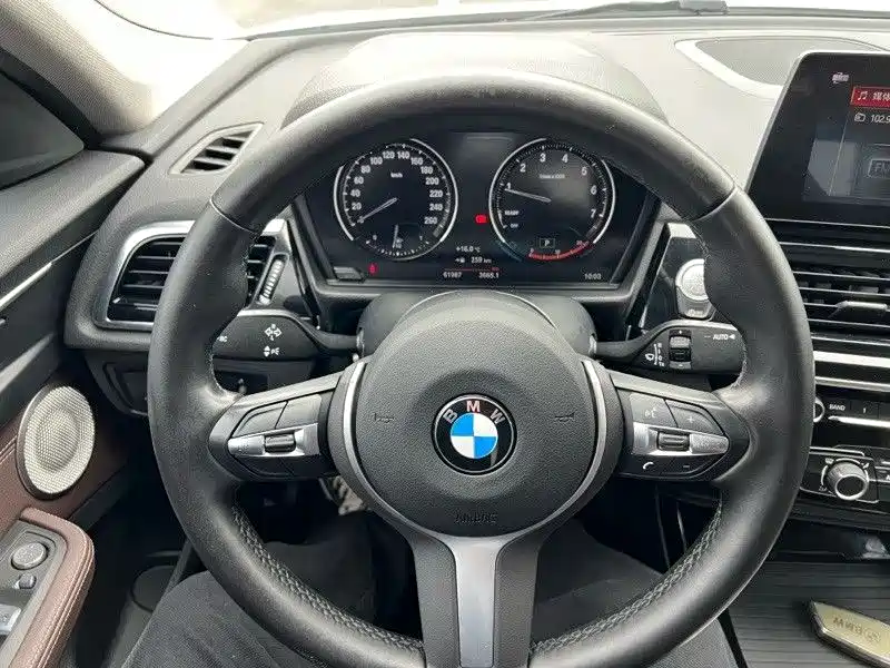 BMW 1 Series 2022 — фото 9