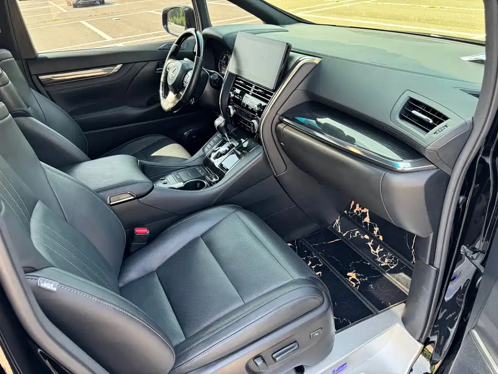 Lexus LM 2020 — фото 14
