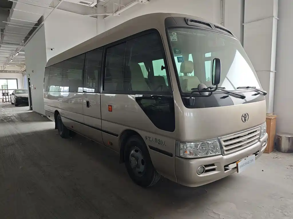 Toyota Coaster 2012