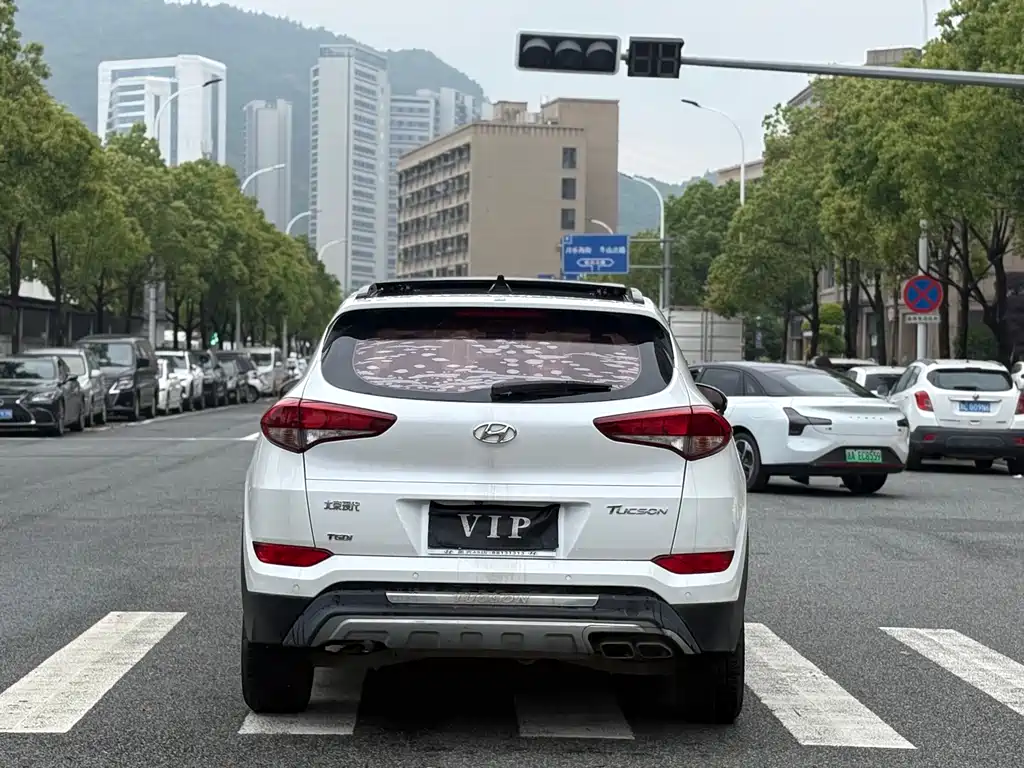 Hyundai Tucson 2017 — фото 16