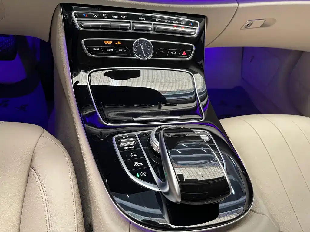 Mercedes-Benz E-Class 2017 — фото 11