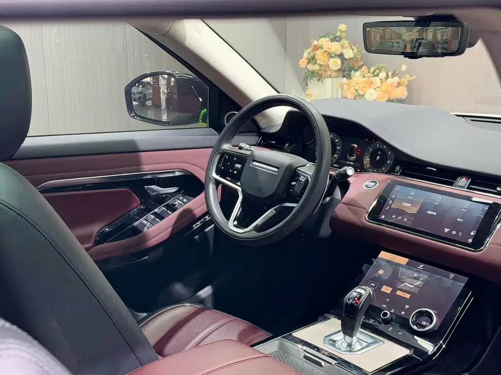 Land Rover Evoque 2023 — фото 8