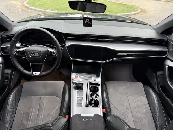 Audi A6L 2020
