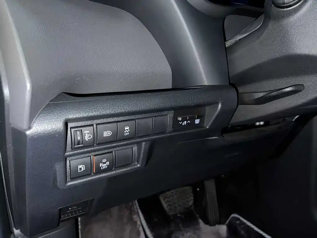 Toyota Sienna 2023 — фото 20