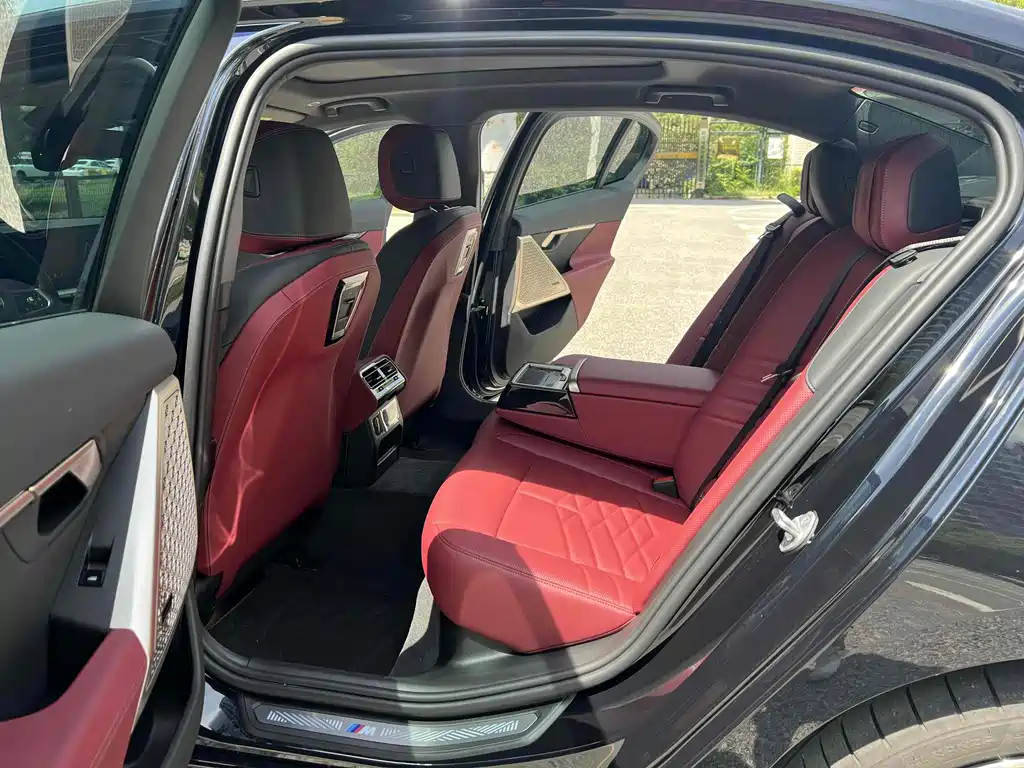 BMW 5 Series 2025
