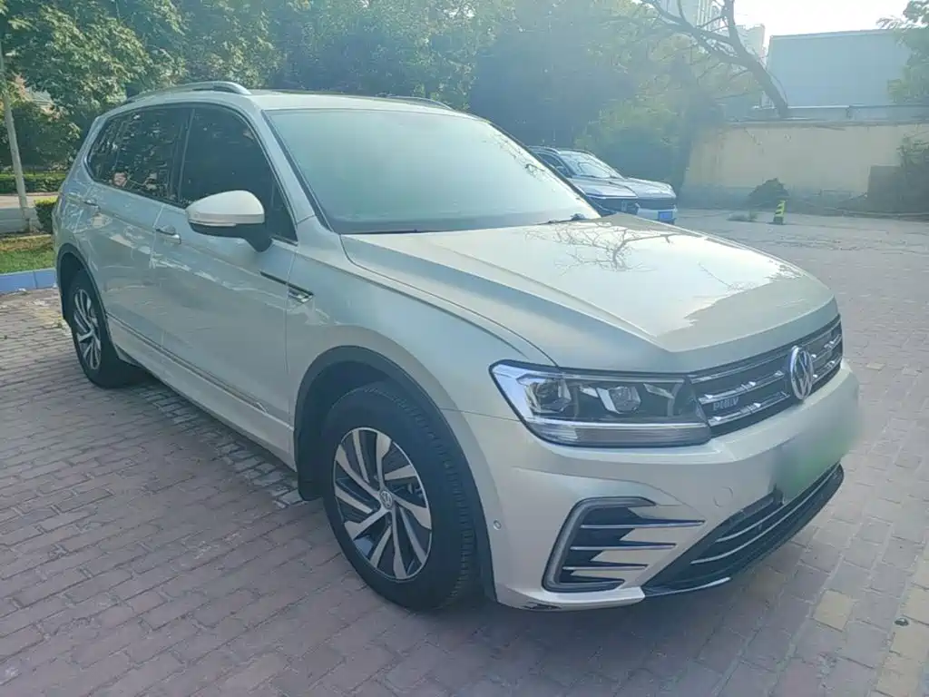 Volkswagen Tiguan L Plug-In Hybrid 2020 — фото 4