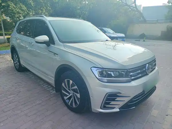 Volkswagen Tiguan L Plug-In Hybrid 2020