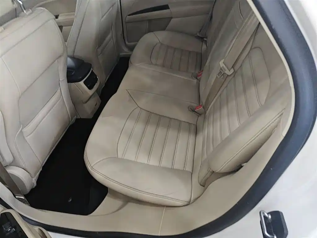 Ford Mondeo 2015 — фото 17