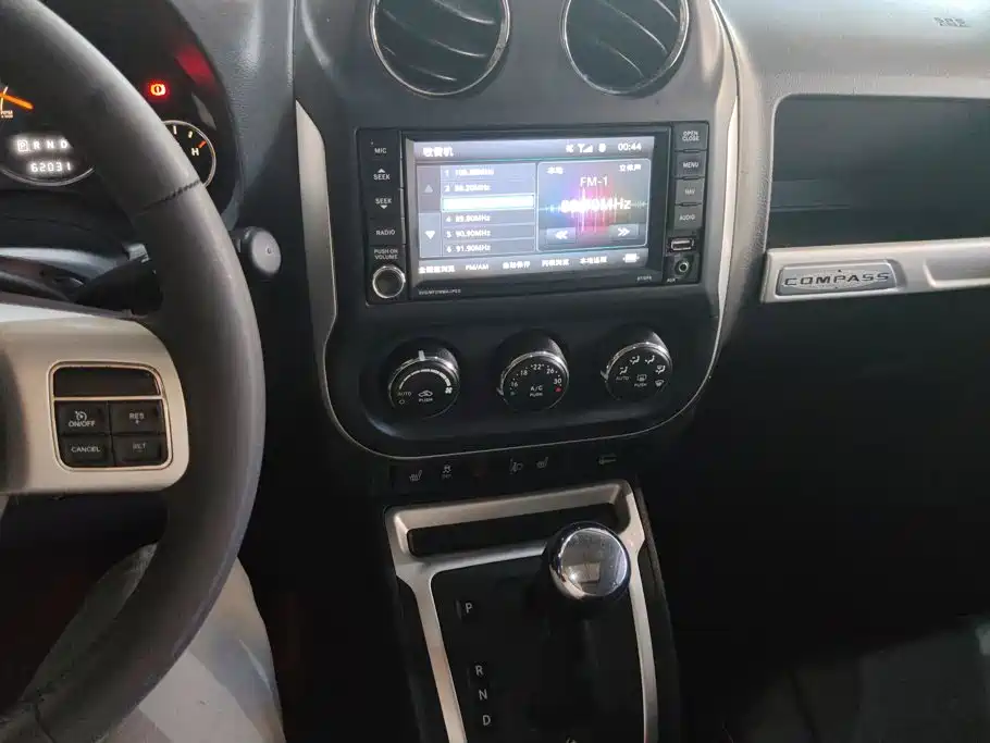 Jeep Compass 2013 — фото 13