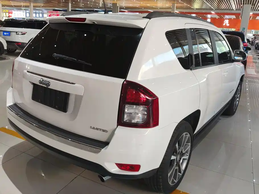 Jeep Compass 2013 — фото 3