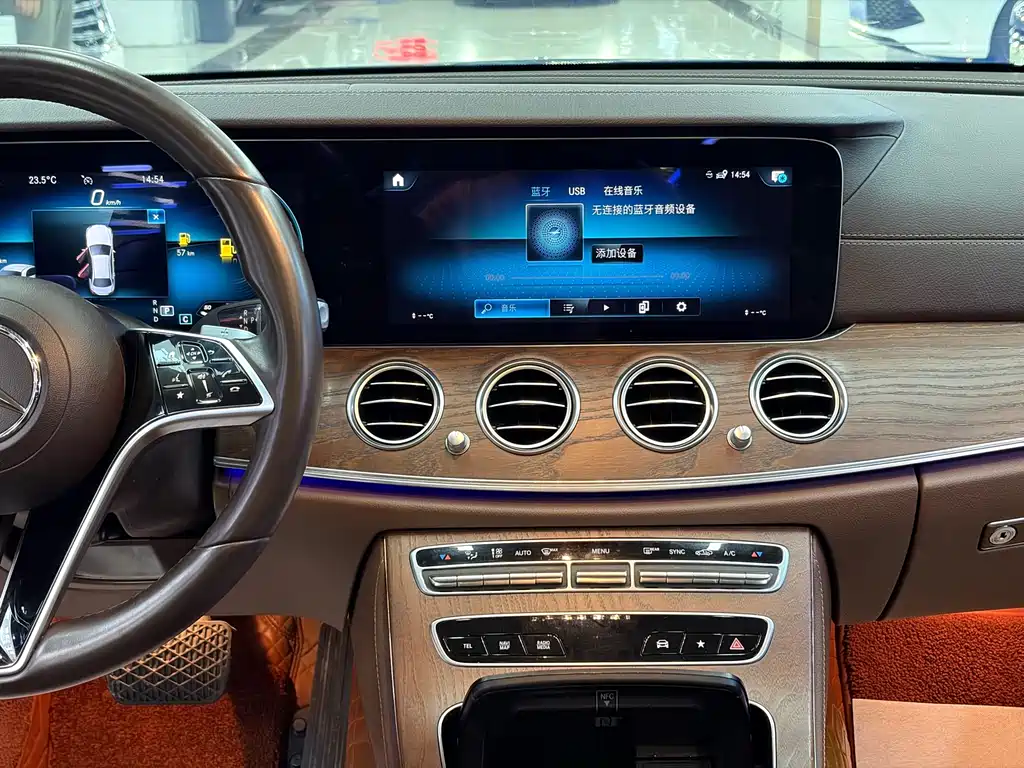 Mercedes-Benz E-Class 2021 — фото 11