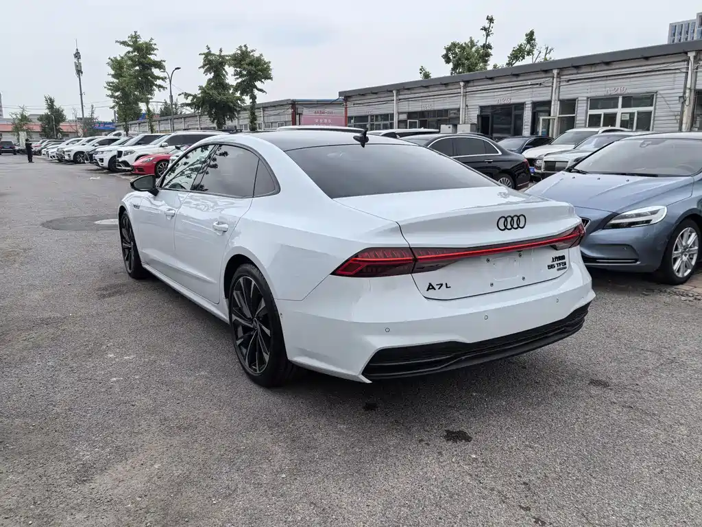 Audi A7L 2025 — фото 3