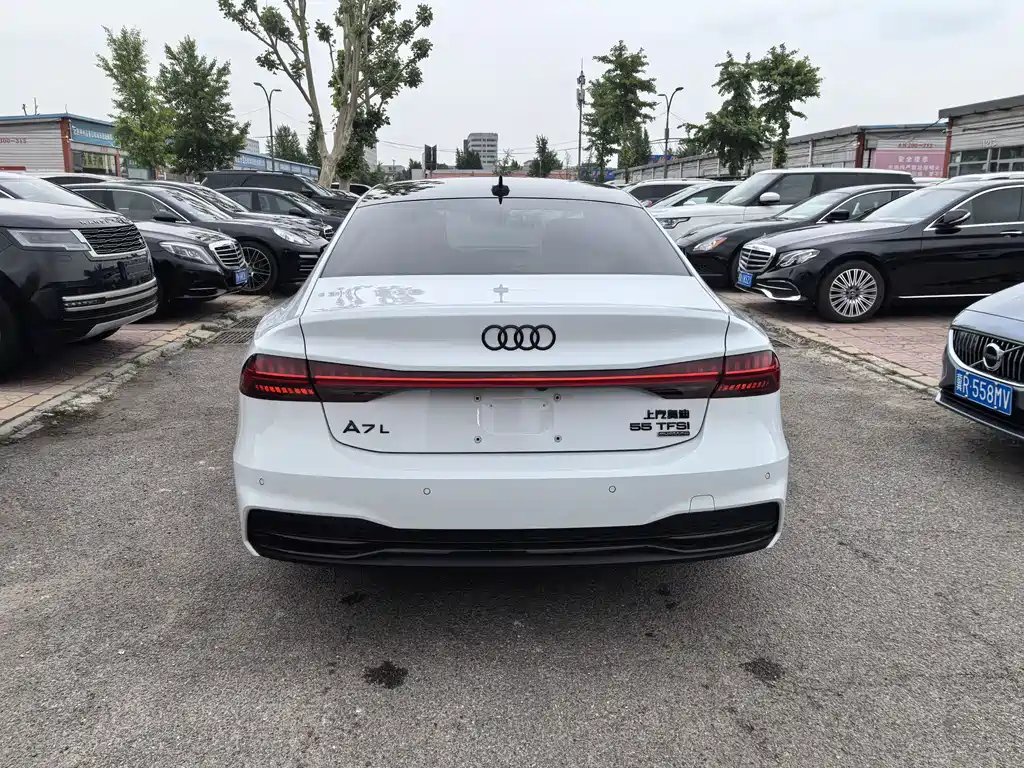 Audi A7L 2025 — фото 20
