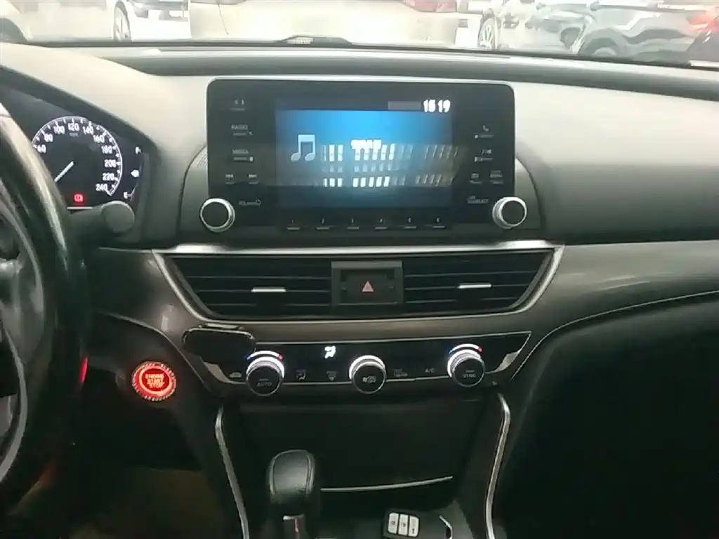 Honda Accord 2020 — фото 13