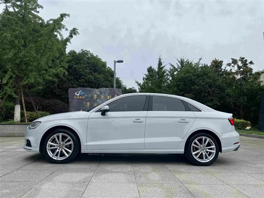 Audi A3 2017 — фото 12