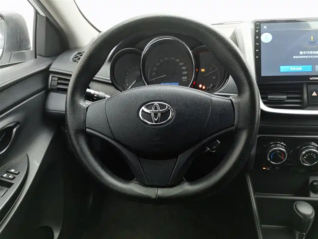 Toyota Yaris L 2020 — фото 11