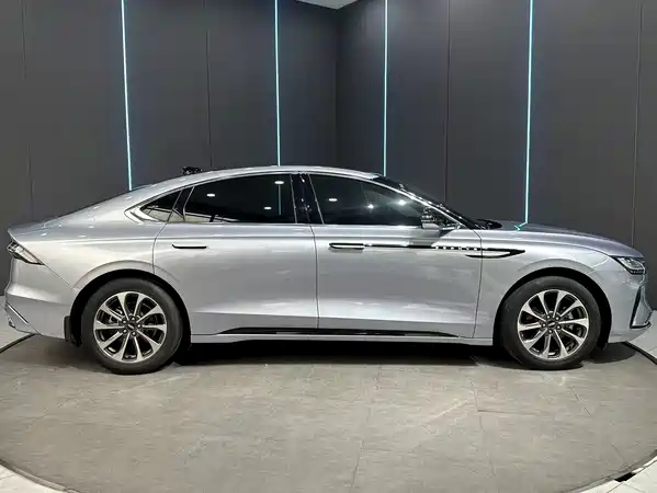 Lincoln Z 2022