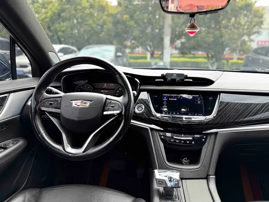 Cadillac XT6 2022 — фото 15