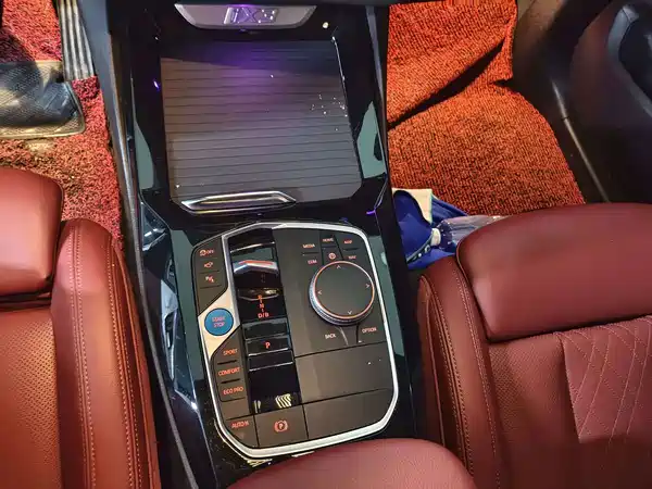 BMW iX3 2024